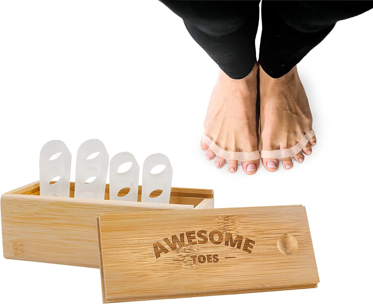 YOGABODY Naturals Toe Spreaders & Separators, Fast Pain Relief from Hammertoe & Bunions, Two Pairs in Stylish Wooden Box, Latex-Free Rubber Toe Stretchers Used for Nighttime, Yoga Practice & Running